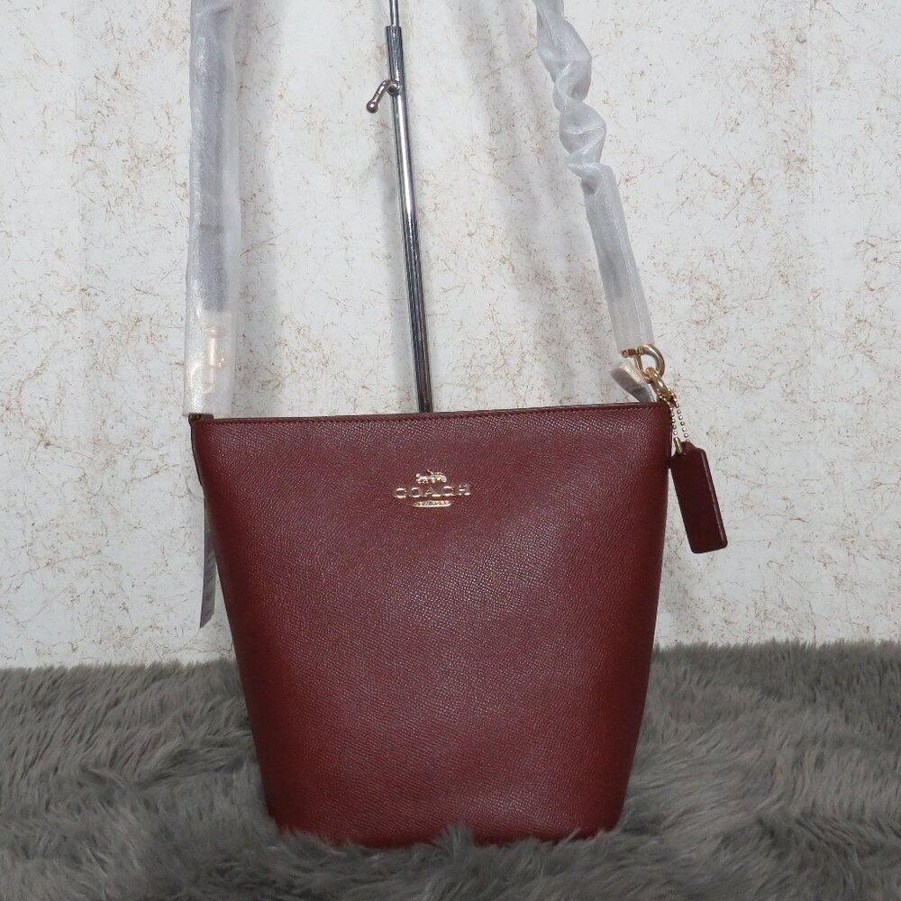 Coach Logan Duffle Bag (Dark Wine)